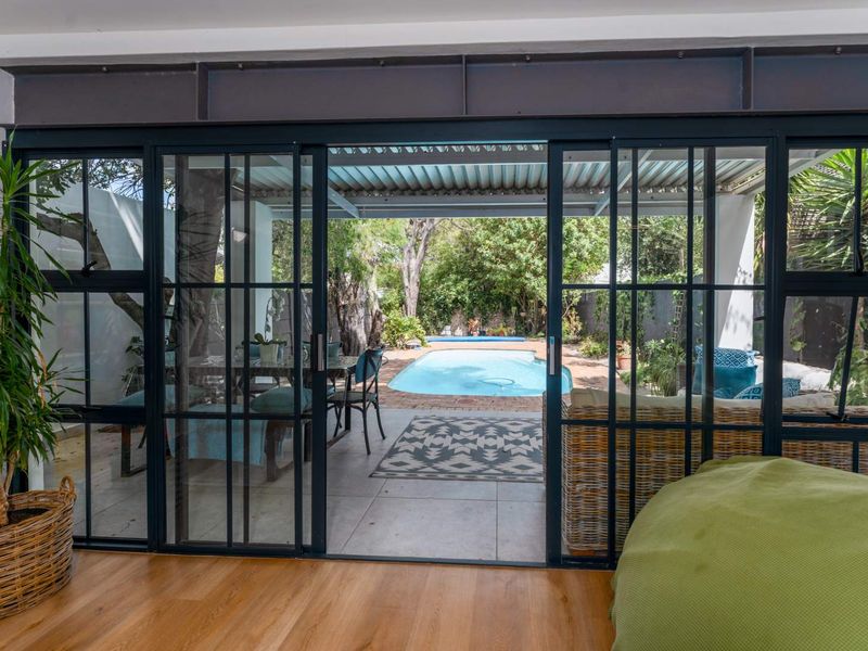 Brand new listing in ever popular Timour Hall - Photo 5