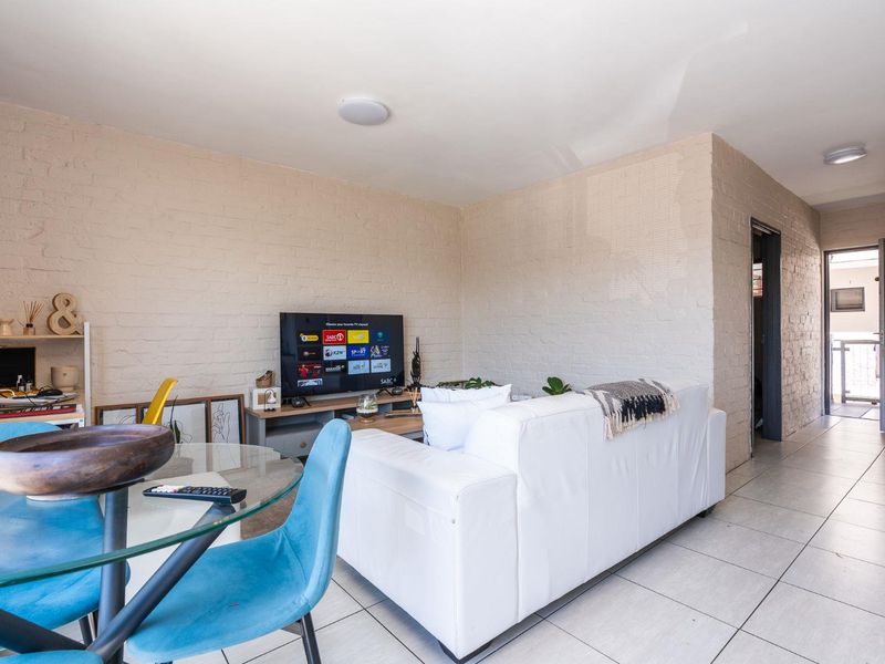 Neat One Bedroom Apartment, Move-In Ready! - Photo 9