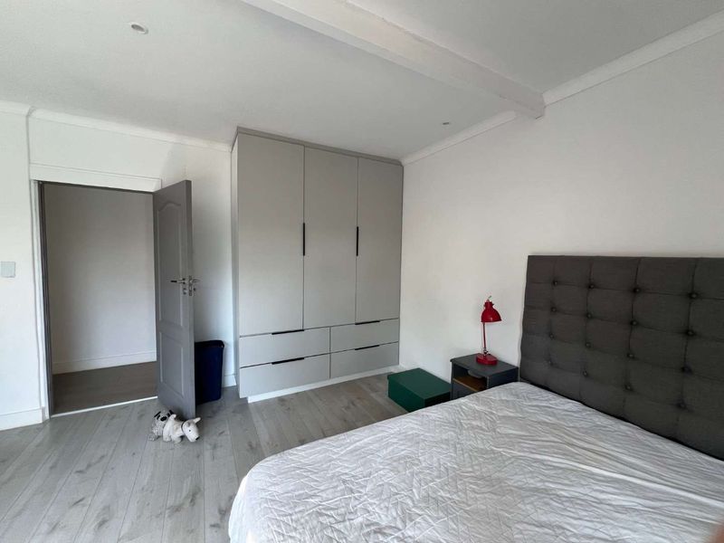 ELEGANT FAMILY HOME WITH LUXURY FEATURES - Photo 9