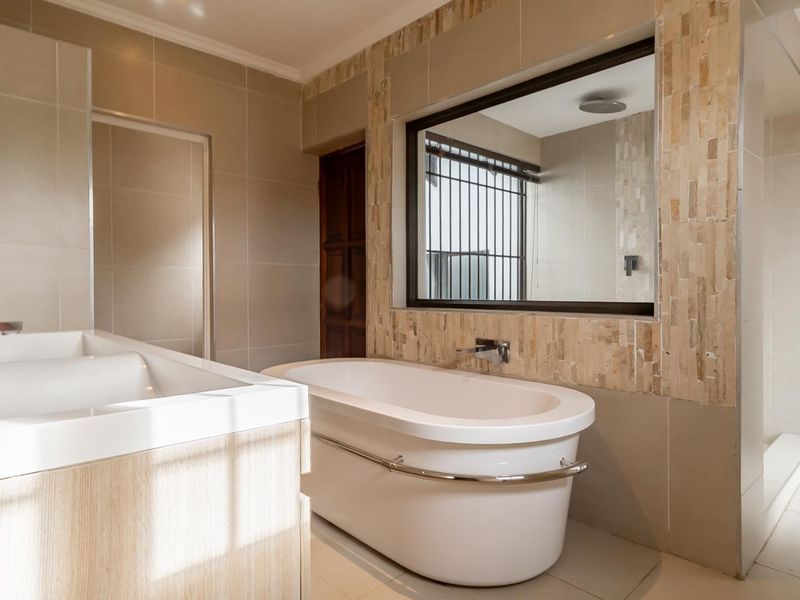 Grand Bryanston East Estate Living | 8-Bedroom Luxury Residence with Exceptional Lifestyle Appeal - Photo 10