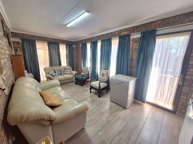 Space, Comfort and Style Combined - Photo 10