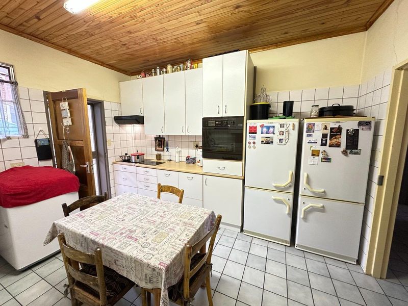 4 Bedroom House For Sale in Klein Windhoek - Photo 4