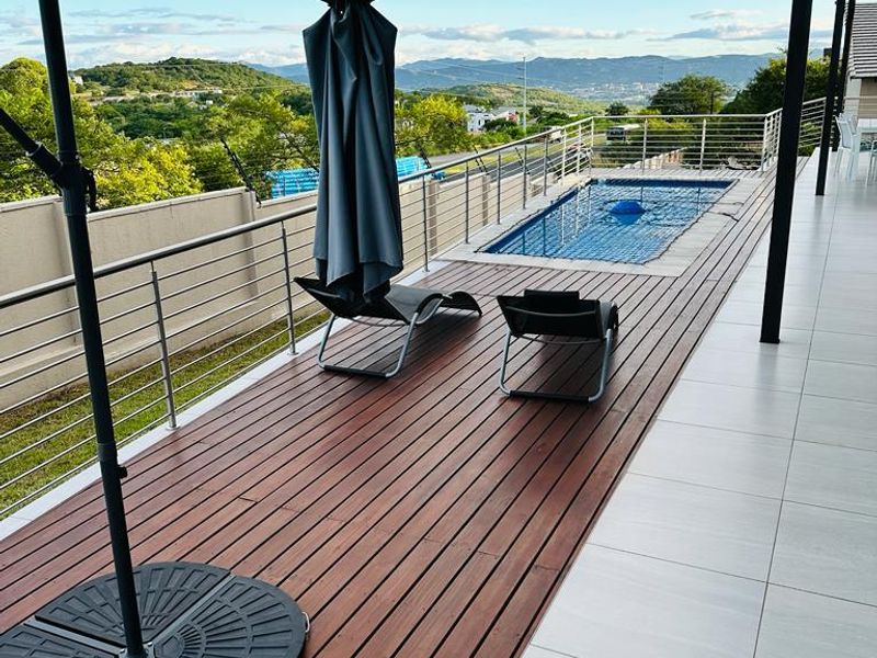 Modern, Move- In Ready Home with Striking Steet Appeal - Photo 10