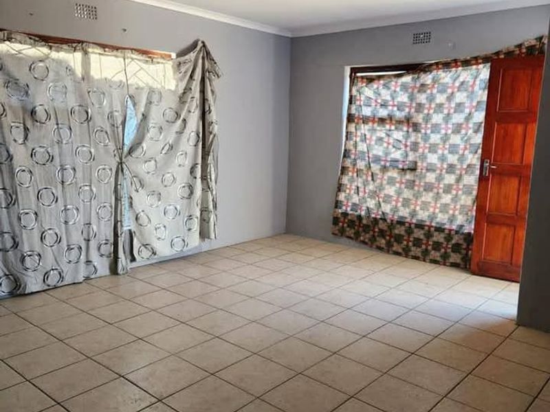Charming 3-Bedroom House for Rent in Harare - Photo 2
