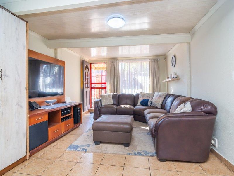 A Place to call Home - Photo 3