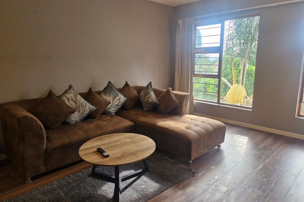 Immaculate top floor 3 bedroom apartment allows air bnb - Photo 3