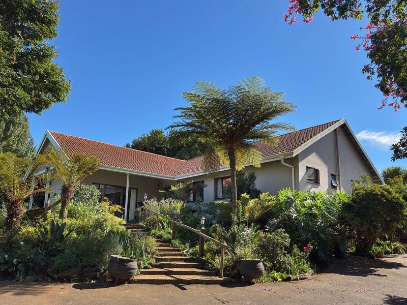 Spacious Family Home with Cottage, Tennis Court & Great Views in Howick North - Photo 7