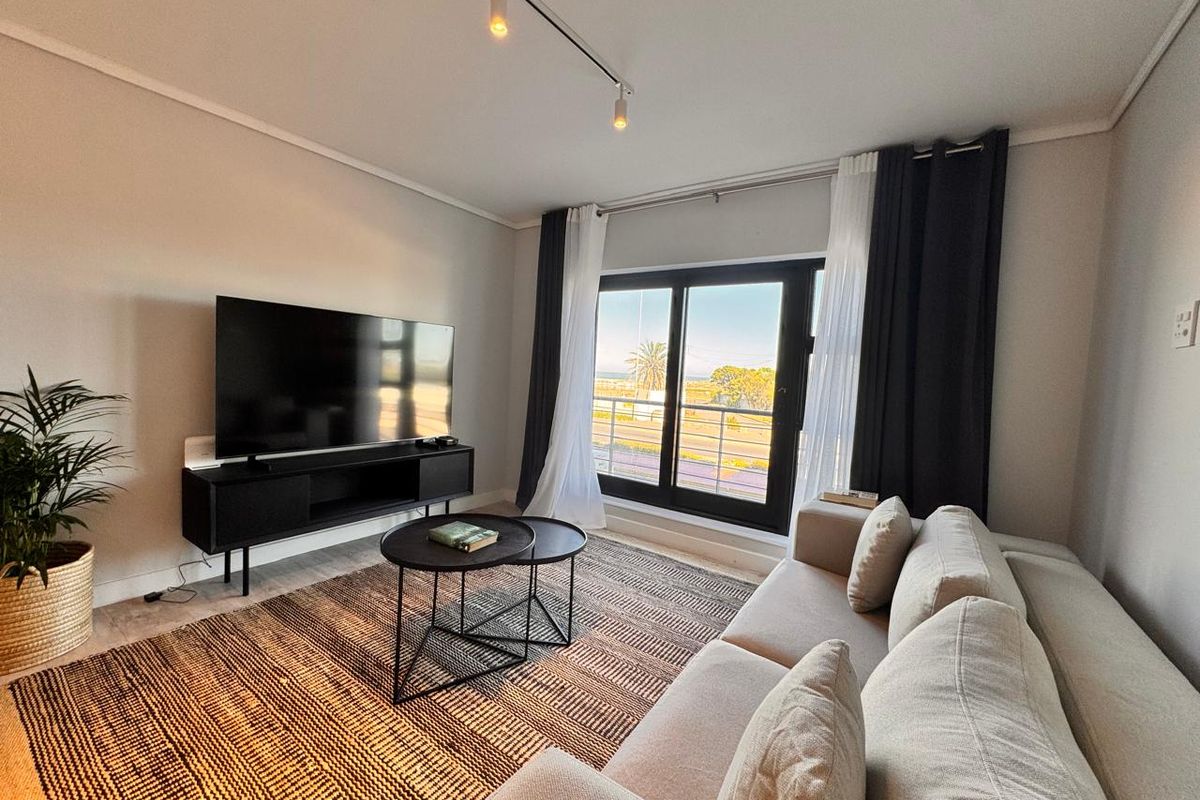 Modern one bedroom close to beach front - Photo 5