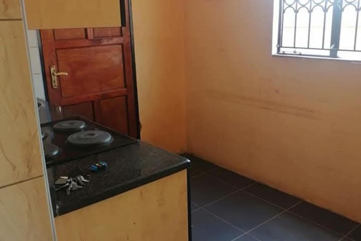 3 bedrooms house to rent in Soshanguve VV - Photo 4