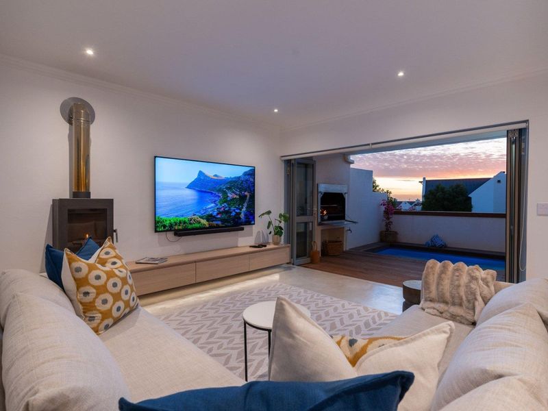 Exceptional Fully Furnished 3 bedroom coastal dream home to rent - Photo 7