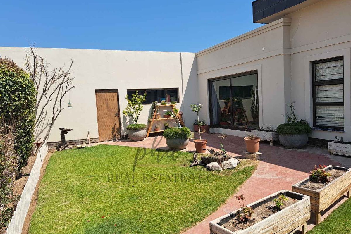 A remarkable Find!!!   Spacious 5 bedr family home with LOTS of garage space for sale in Meersig, Walvis Bay   selling for N$4.2 mil - Photo 2