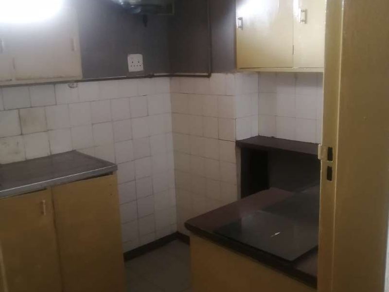 ONE AND HALF BEDROOM FLAT IN PRETORIA CENTRAL : AVAILABLE IMMEDIATELY - Photo 1