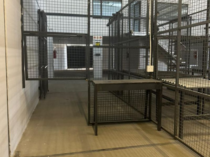 WAREHOUSE FOR SALE - Photo 5