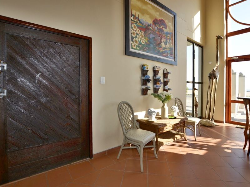 Lagoon, Walvis Bay:  9 Bedroom Home Opposite Lagoon is for Sale - Photo 7