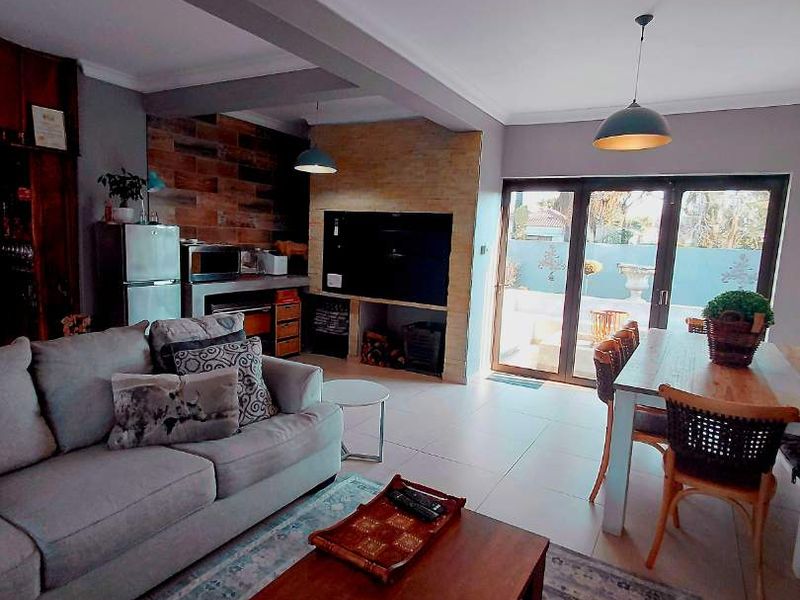 Comfortable Living in a Secure Complex with Great Amenities - Photo 4