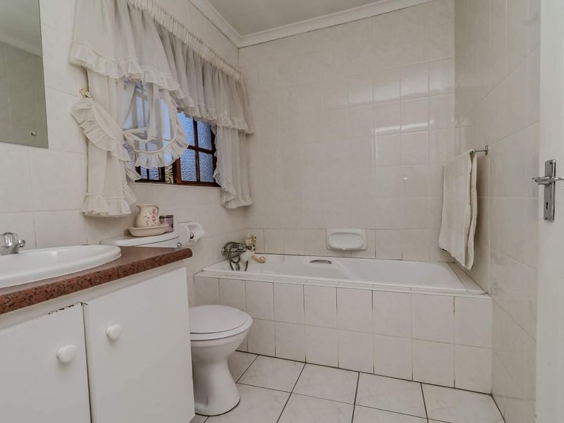 Charming 3-Bedroom Cluster Home in a Safe, Peaceful Complex - Photo 9