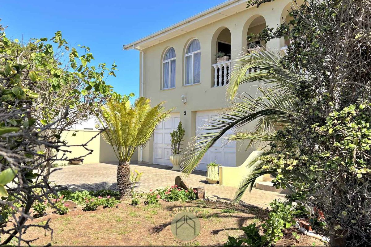 4 Bedroom Double-Storey House With 5 Flats For Sale in Hage Heights, Swakopmund - Photo 2