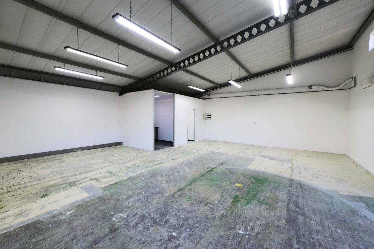 Mixed-Use Storage Unit Available For Rent - Montague Gardens - Photo 5