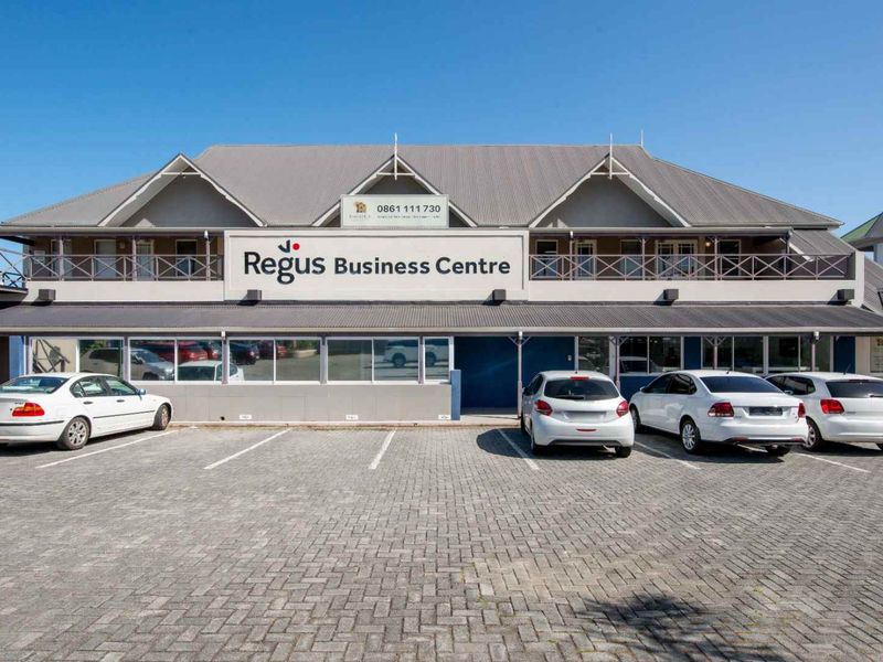 Fully serviced private office space for you and your team in Regus East London - Photo 2