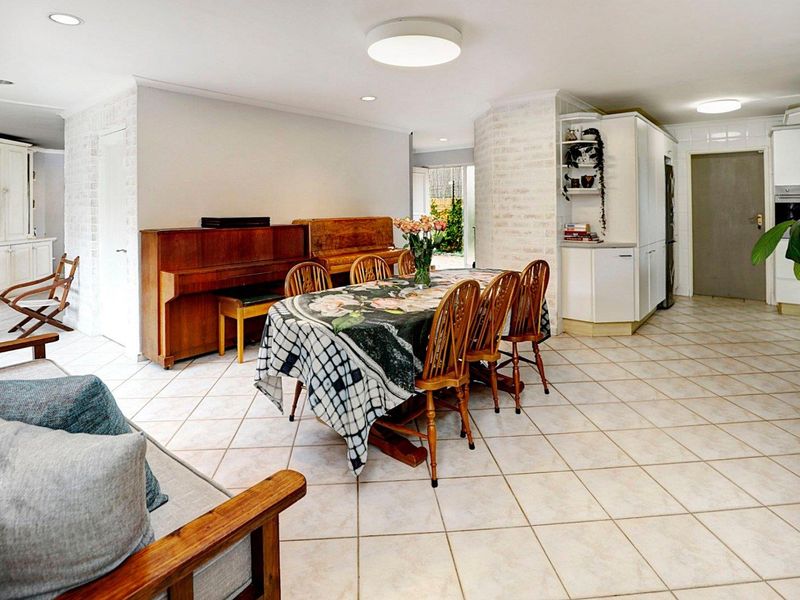 Secure and spacious with a difference - Photo 9