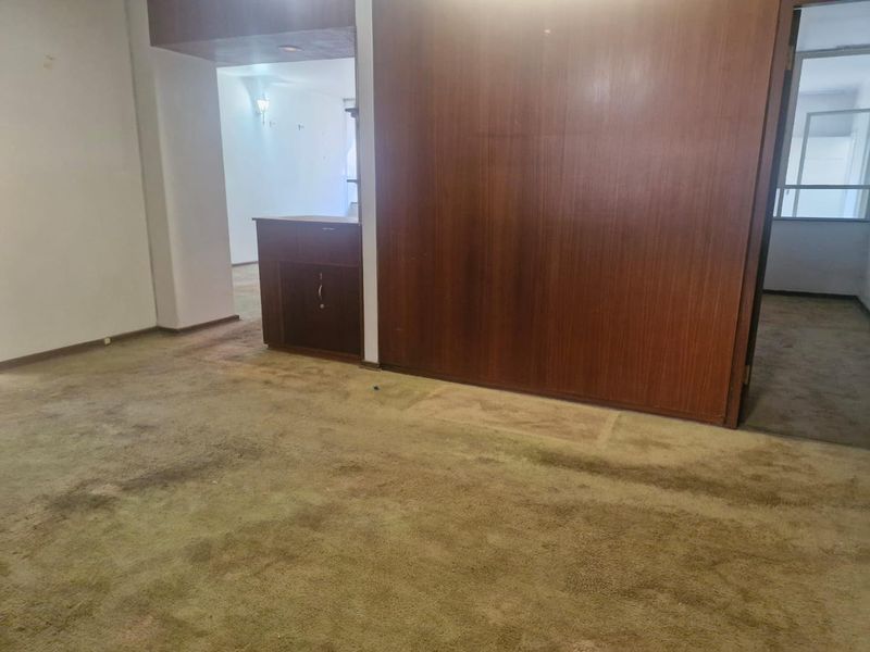 2 Bedroom Apartment for sale - Photo 2