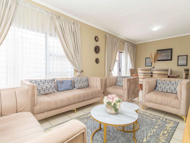 Modern Comfort Meets Secure Lifestyle Living - Photo 3