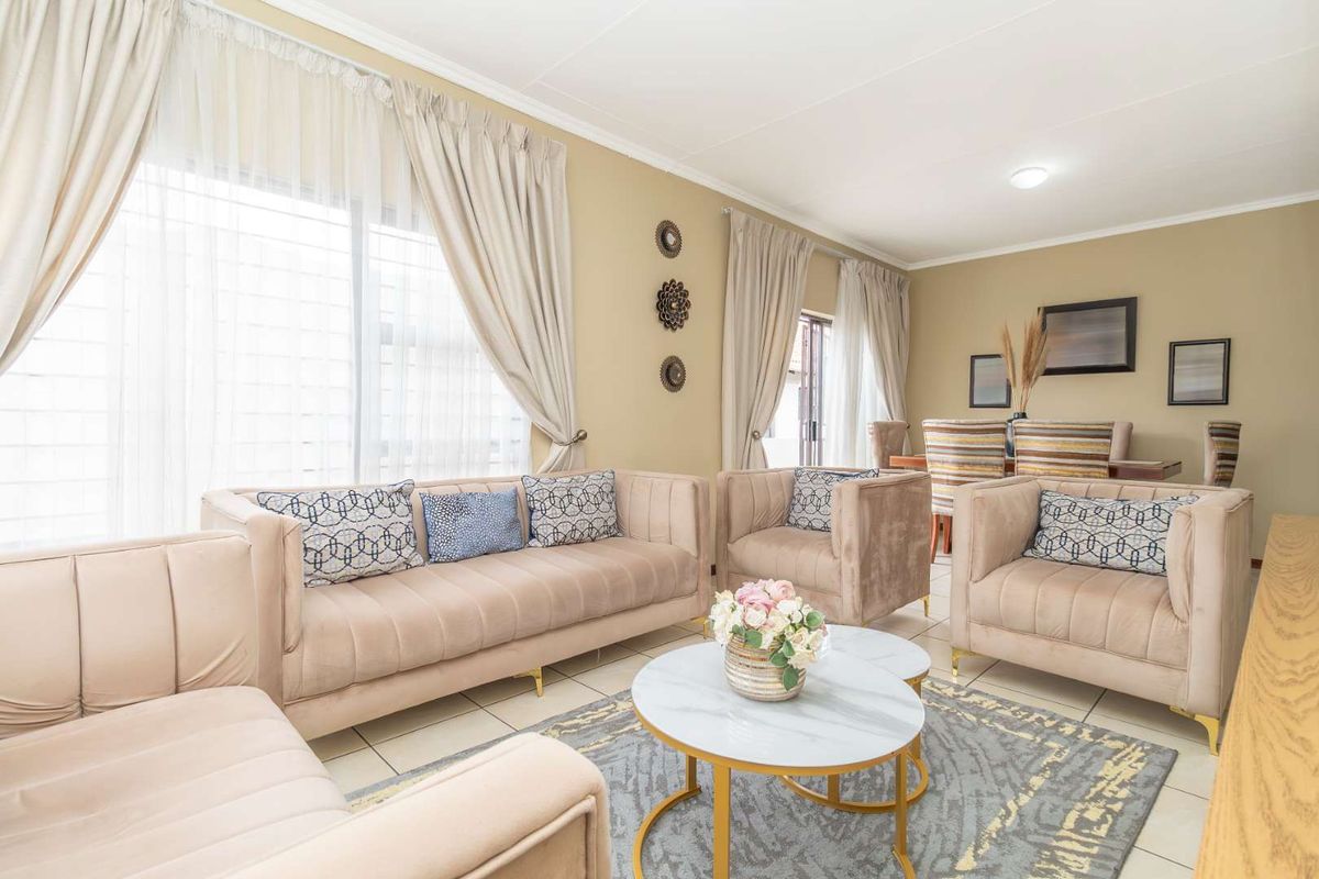 Modern Comfort Meets Secure Lifestyle Living - Photo 3