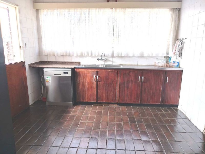 FAMILY HOME FOR RENT IN SHARON PARK ESTATE - Photo 10