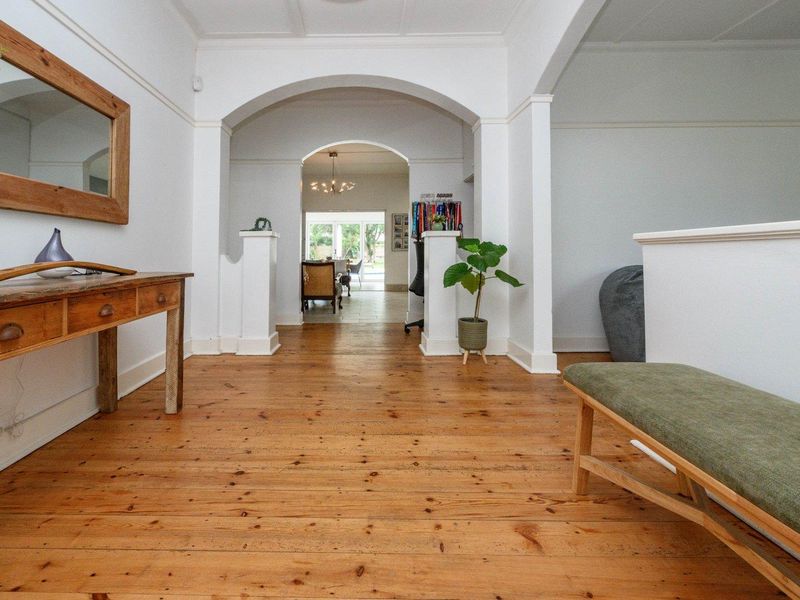 Beautiful Family Home in a Quiet Cul-de-Sac - Photo 2