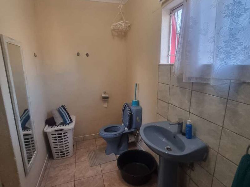 HOUSE FOR SALE IN GREENWELL, KATUTURA - Photo 7