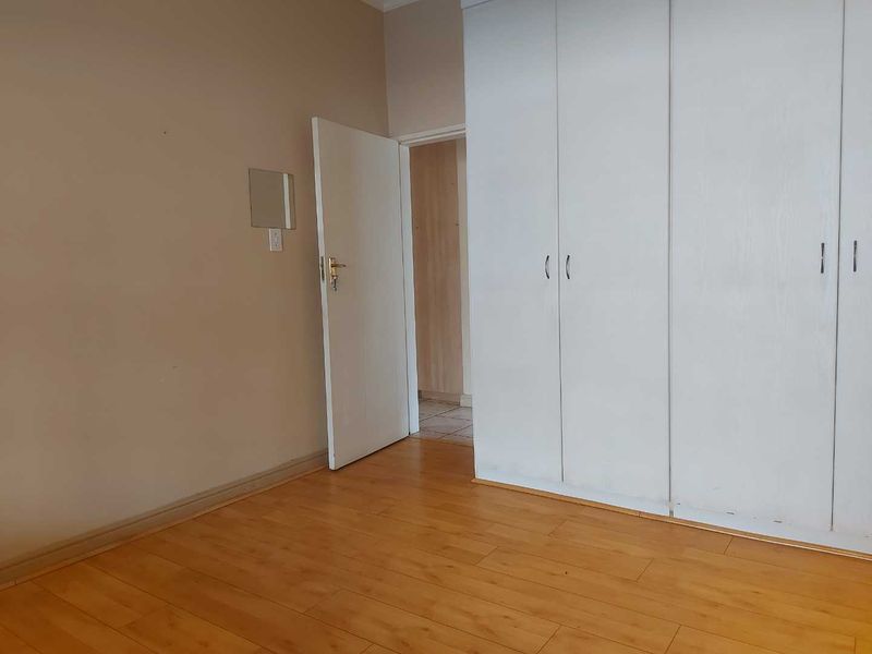 LOVELY CLUSTER IN QUIET ESTATE - Photo 8