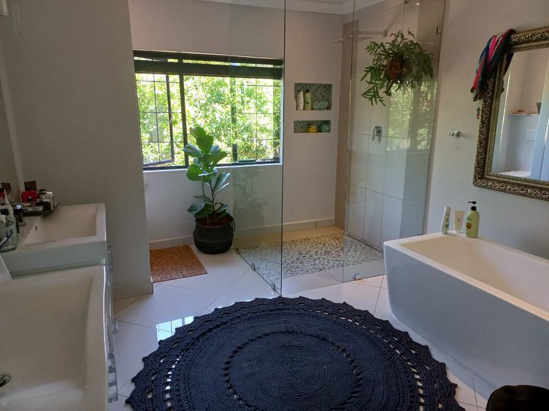 Spectacular family home in a very popular and sought after area. - Photo 4