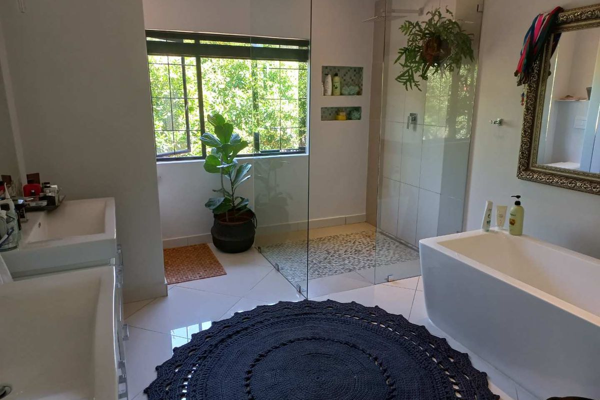 Spectacular family home in a very popular and sought after area. - Photo 4