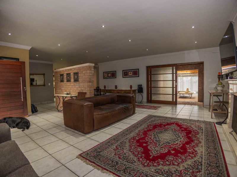 3 Bedroom House, Brackenfell - Photo 4