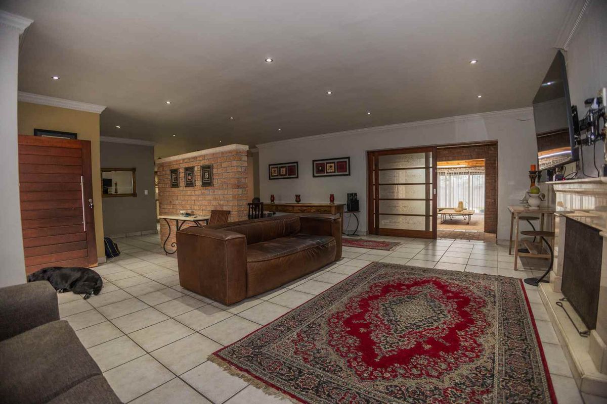3 Bedroom House, Brackenfell - Photo 4