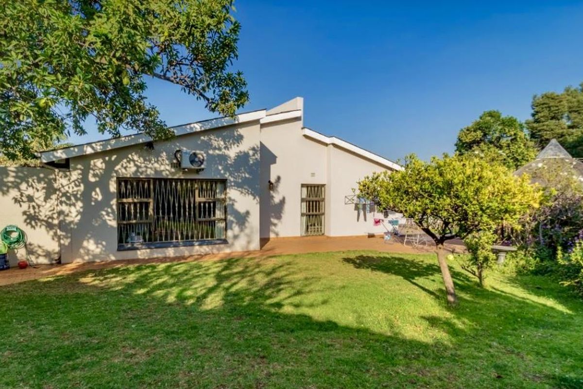 Elegant Family Retreat with Sauna, Skylights & Entertainer’s Dream Spaces - Photo 2