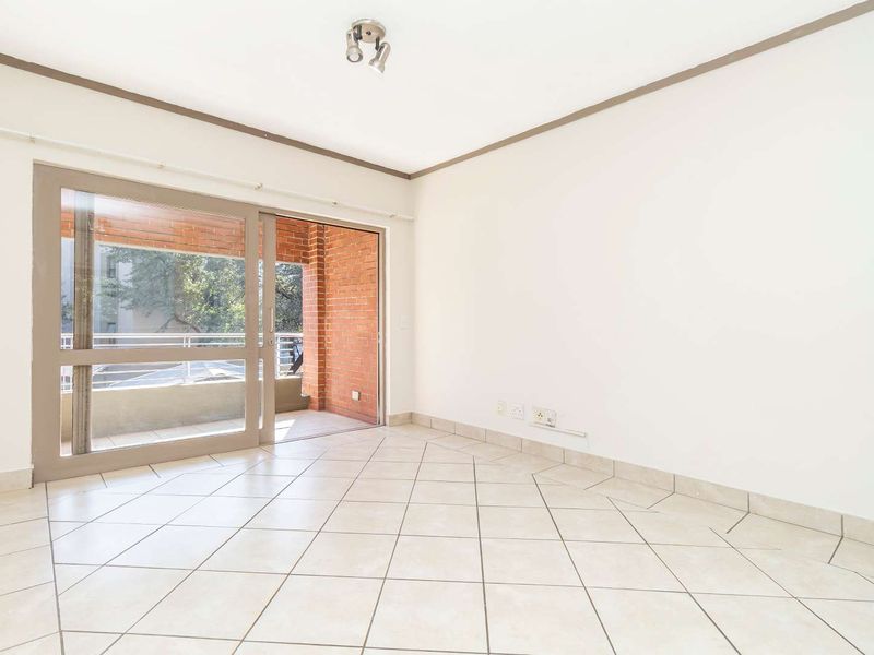 Move-In Ready! Lovely 1 Bedroom Apartment in Popular Matika Estate - Photo 9