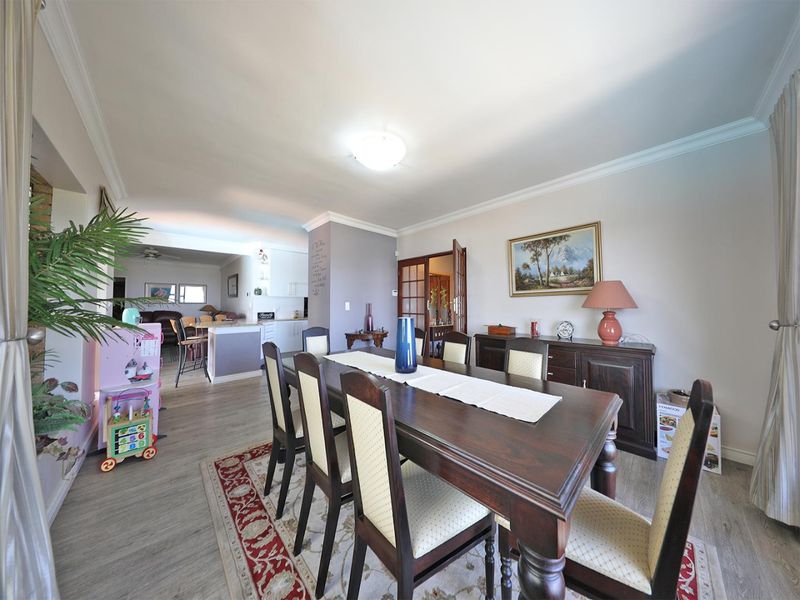 4 Bedroom family home for sale in Plattekloof. - Photo 5