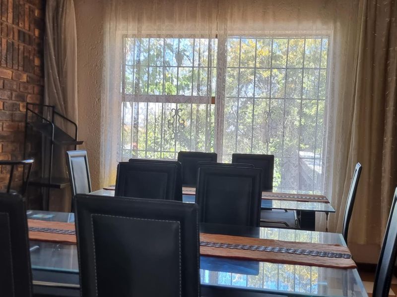 Family Home for Sale in Winchester Hills - Photo 6