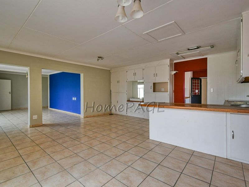 CENTRAL, WALVIS BAY:  4 Bedr Home CLOSE TO SCHOOLS is for Sale - Photo 6