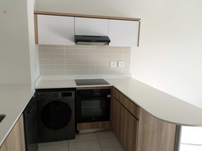 Top-Floor 1 Bedroom Apartment to Rent in Ballito Hills ...Available 1 August - Photo 8