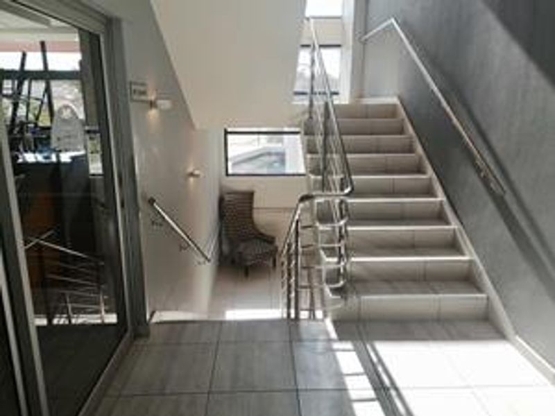 Business building for sale - Photo 9
