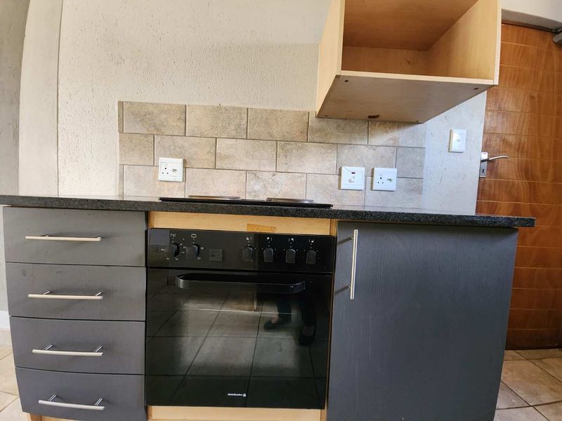 Modern 2 Bedroom Apartment to Rent in Annlin | @Marija, Pretoria - Photo 10