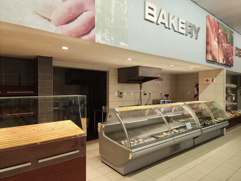 Retail building situated in the heart of Omdel, Henties Bay. - Photo 9