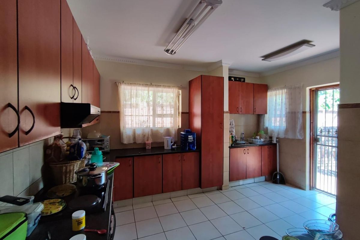 Property to Rent - Photo 2