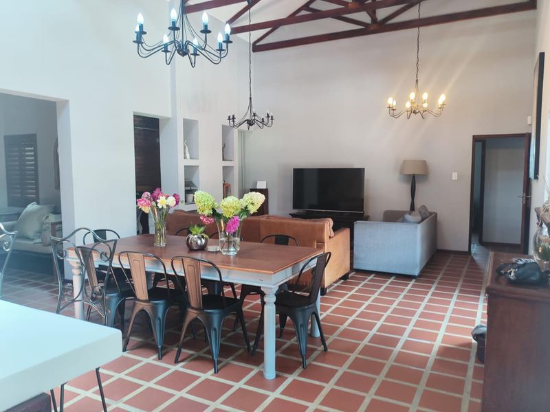 Exclusive security area-4 bedroom simplex home,in La Coma Lifestyle Estate, with solar system! - Photo 5