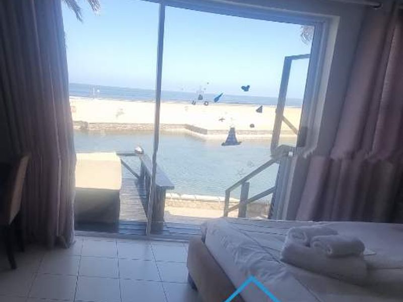 **Breathtaking Beachfront Property: A Unique Oasis Between the Atlantic Ocean and the Namib Desert** - Photo 4