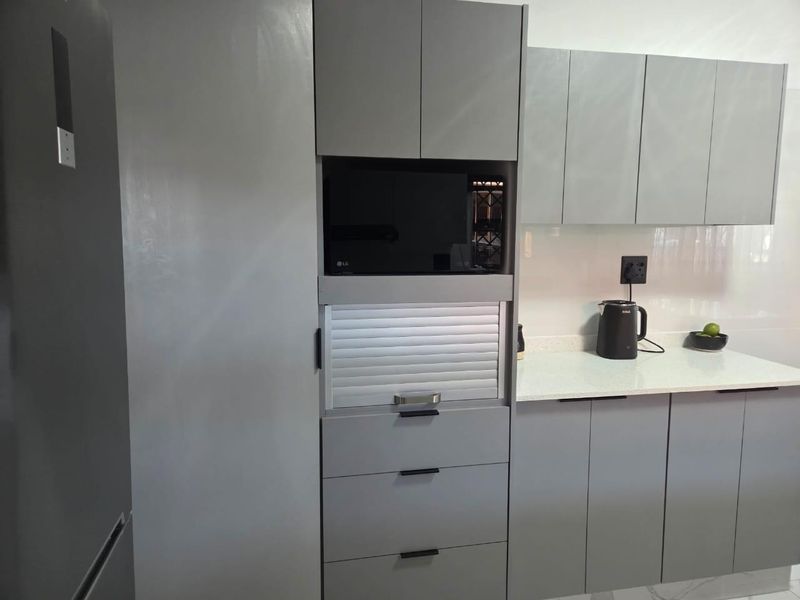 Comfy 4-Bed Home in Shallcross – Perfect for Families! - Photo 6