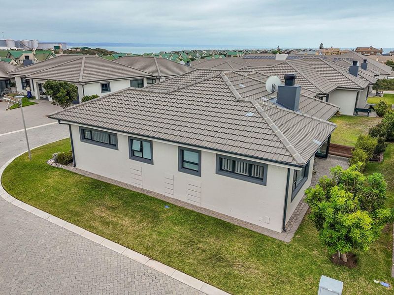 Embrace modern comfort in Diaz Beach retirement village - Photo 3