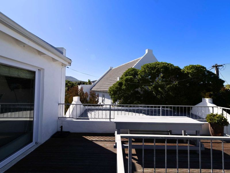 Steps from the Shore — A Charming Vermont Retreat with Endless Possibility - Photo 9